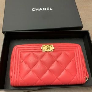 Chanel boy zip wallet